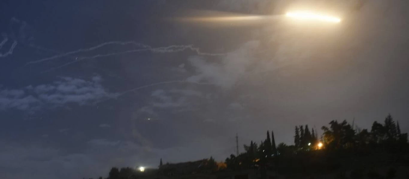 Ισραηλινά ελικόπτερα εκτόξευσαν πυραύλους εναντίον θέσεων στη νότια Συρία